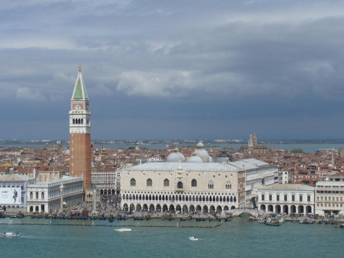 Raggio Di Sole Dietro Piazza San Marco 威尼斯 外观 照片
