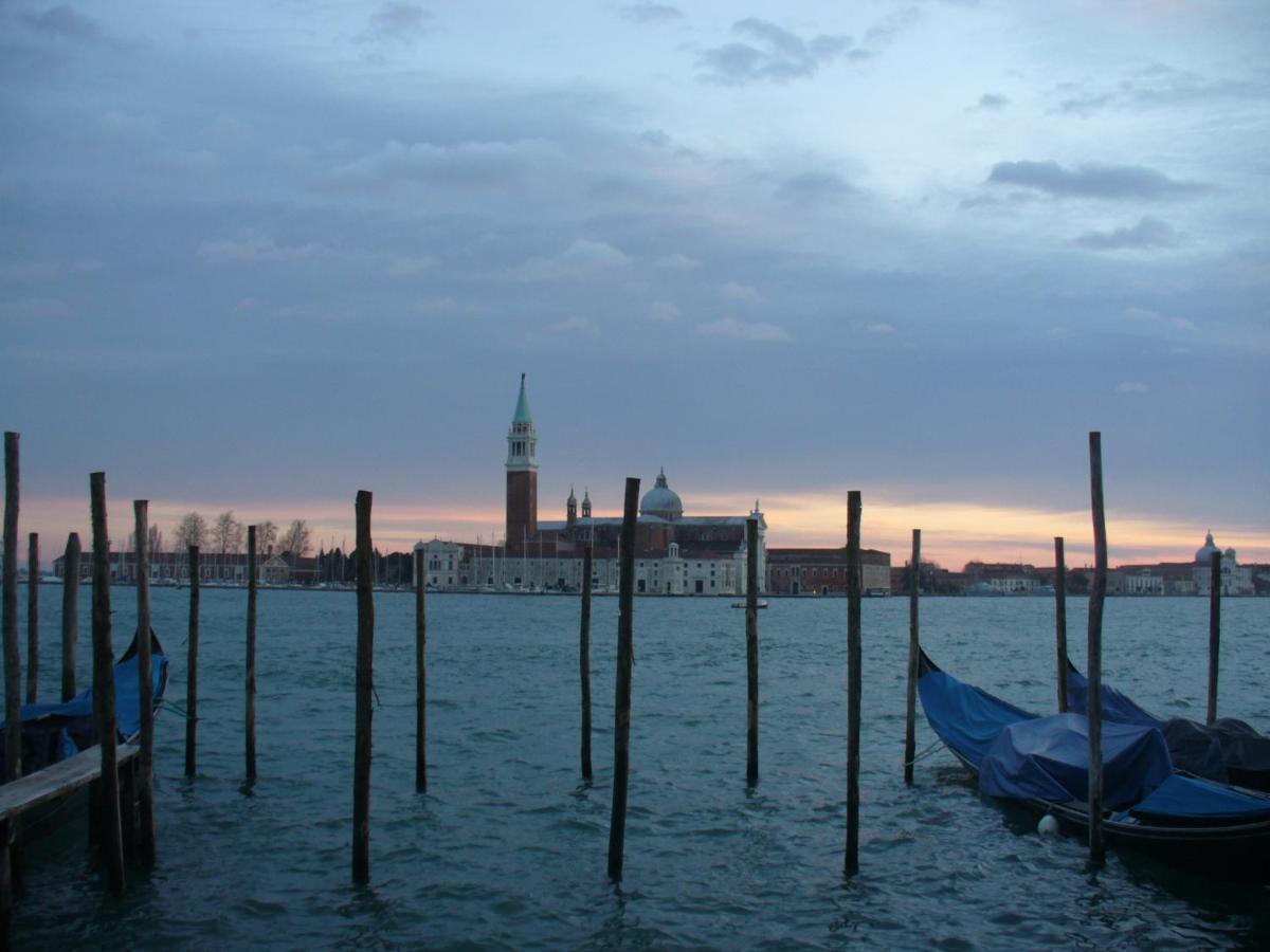 Raggio Di Sole Dietro Piazza San Marco 威尼斯 外观 照片